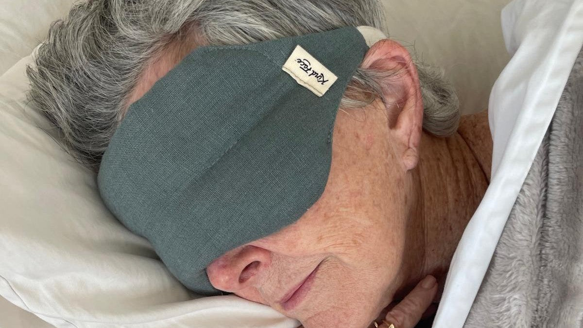 The Natural Solution To Dry Eyes: How Weighted Eye Masks Improve Sleep Naturally